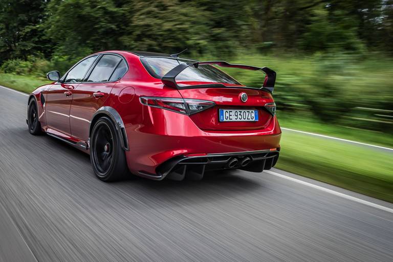 Alfa-Romeo-Giulia-GTAm-Dynamic-Rear