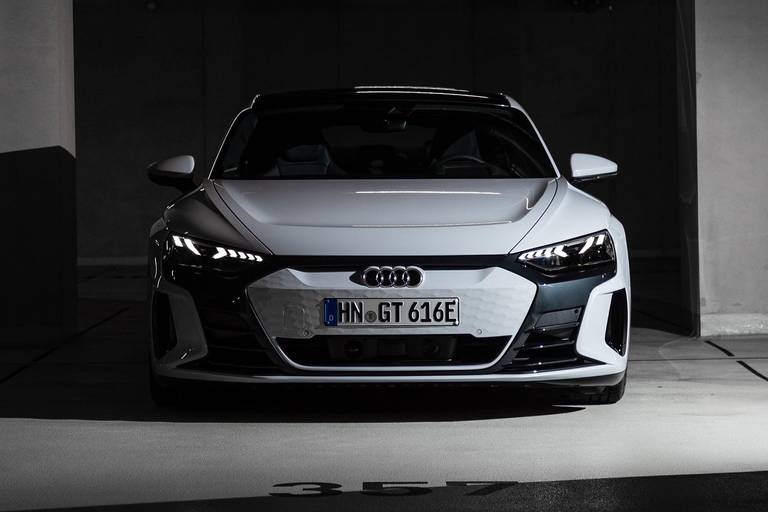 Audi-e-tron-GT-2021-Front