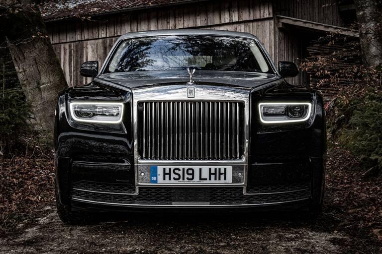 Rolls-Royce-Phantom-Front