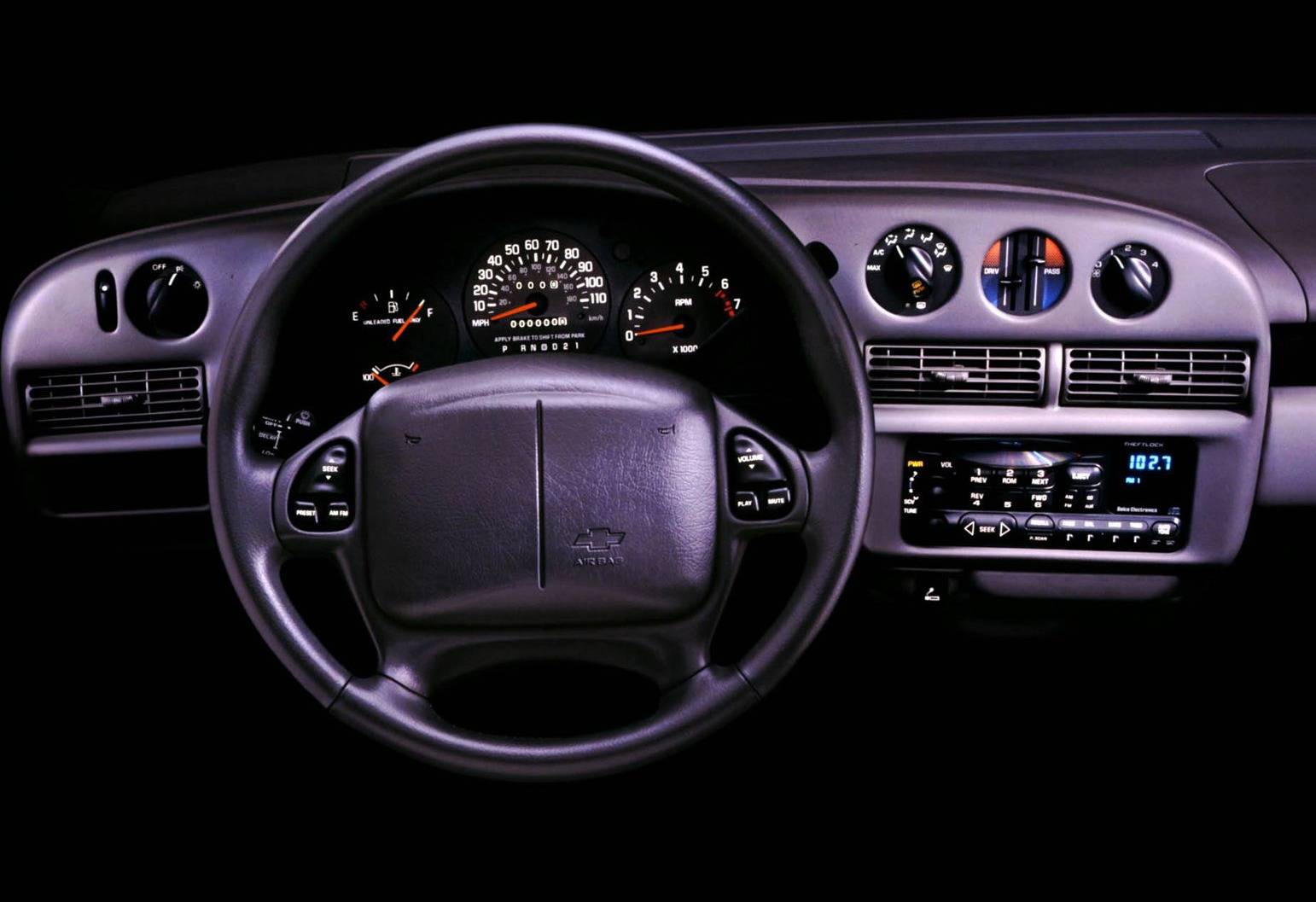 chevrolet-lumina-interior