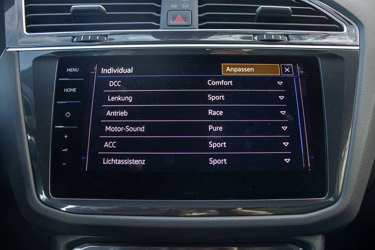 Volkswagen Tiguan R Navigation 1