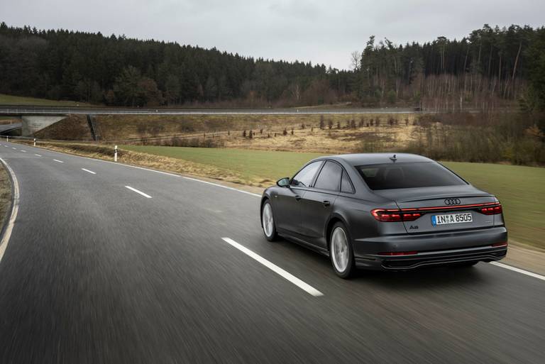 Audi-A8-D5-Facelift-Dynamic