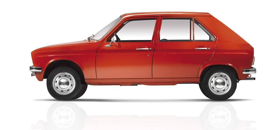 2W5lYt2vwl1HBcSNUMHVge-0f2a8646f752083c27b9cf46b7af1de0-peugeot-104-side-1100