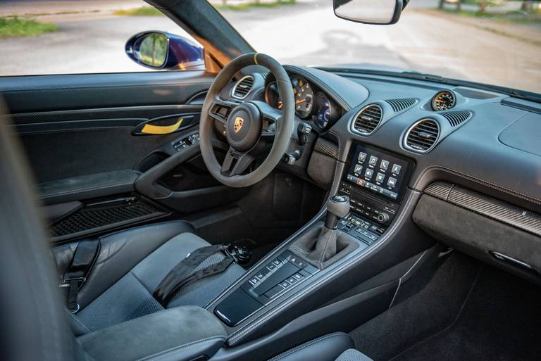 Porsche-718-GT4-RS-Interieur