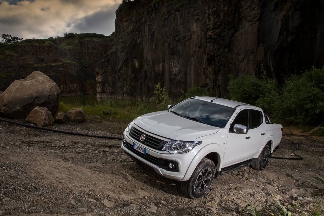 fiat-fullback-white-overview