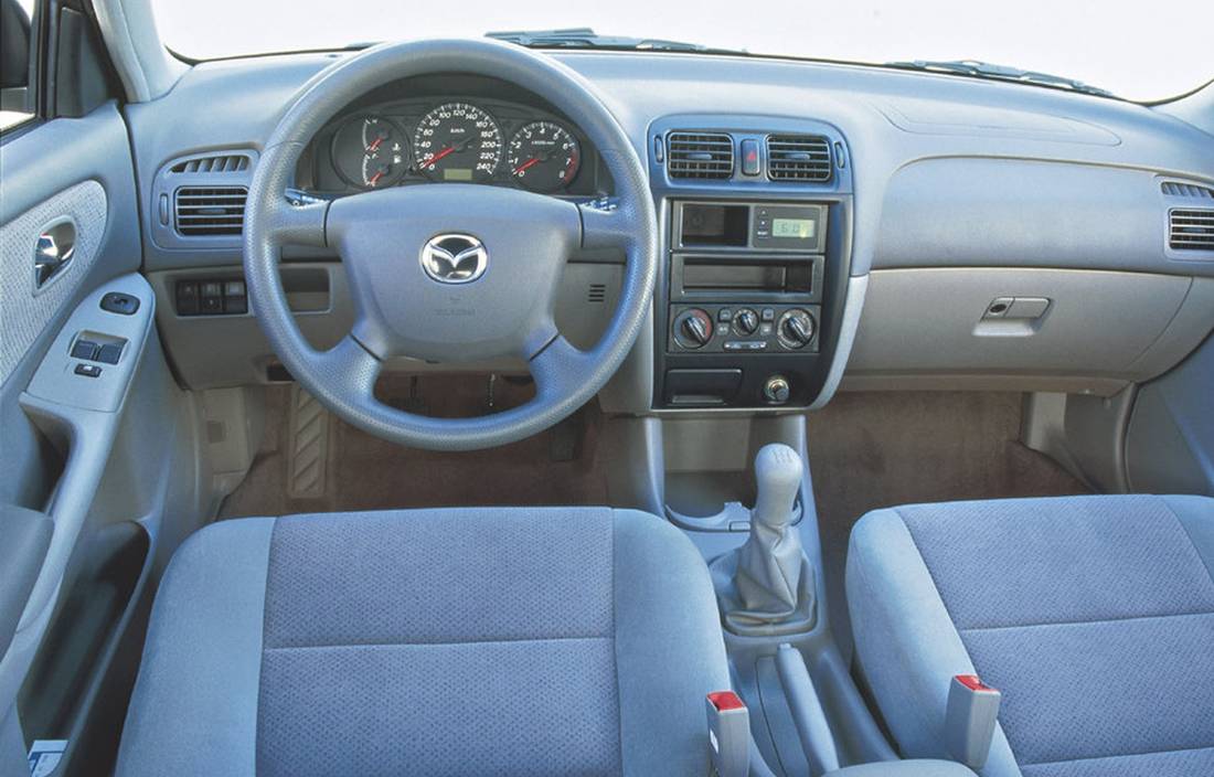 mazda-626-interior