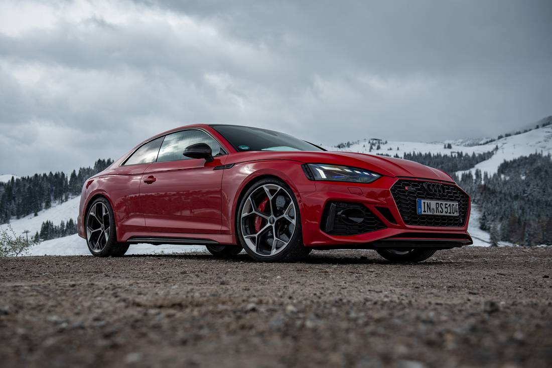 audi-rs-5-coupe-2024-front-seite
