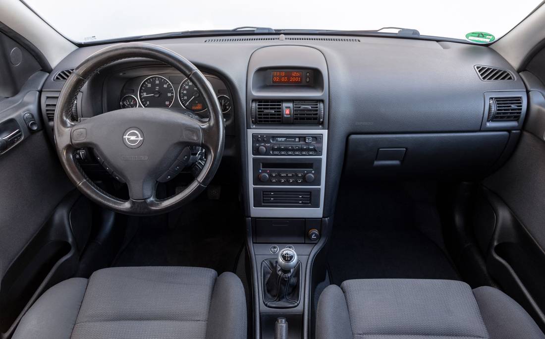 opel-astra-g-coupe-interior