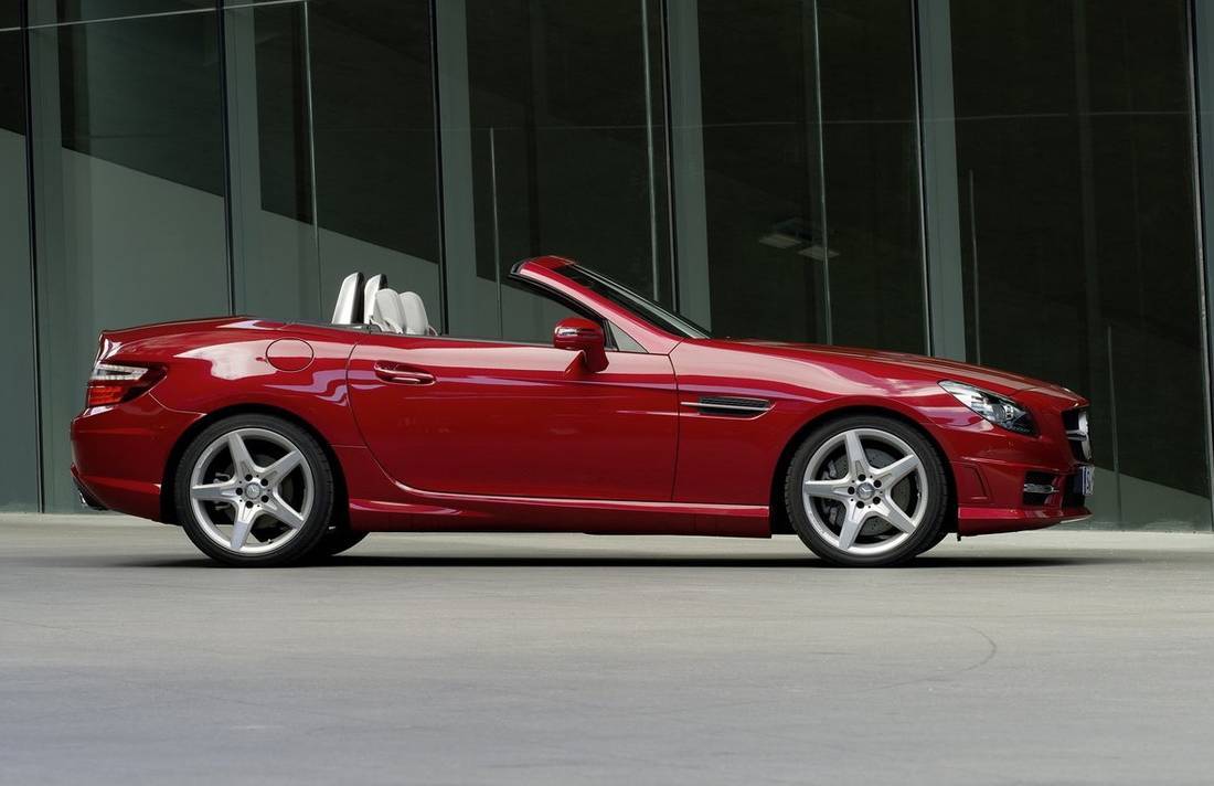 79IzYGvdS6I0zk8hEJSb2F-19644a788513df6dc763556b38e2cb6b-Mercedes-Benz-SLK-Class-2012-1280-23-1100