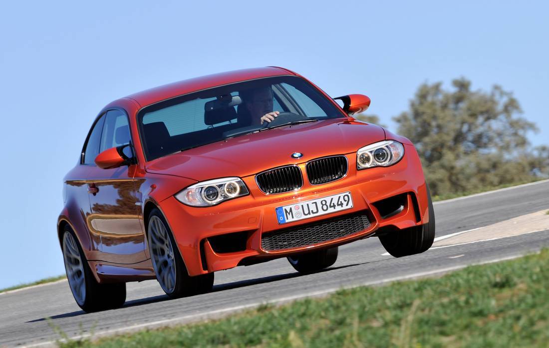 aIUUk1wEXjYO3dib9J65a-a684da85647cb15a05862d3b3b045683-bmw-e82-front-1100
