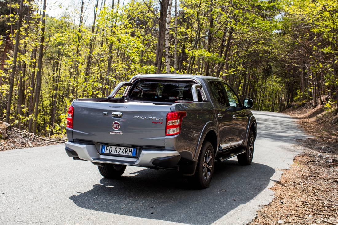 Fiat Fullback Back