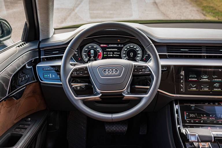 Audi-A8-60TFSIe-2020-Cockpit