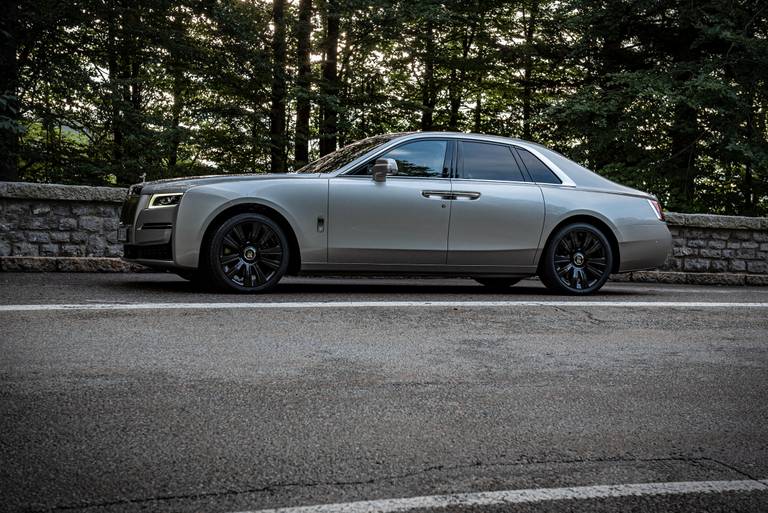 Rolls-Royce-Ghost-Side