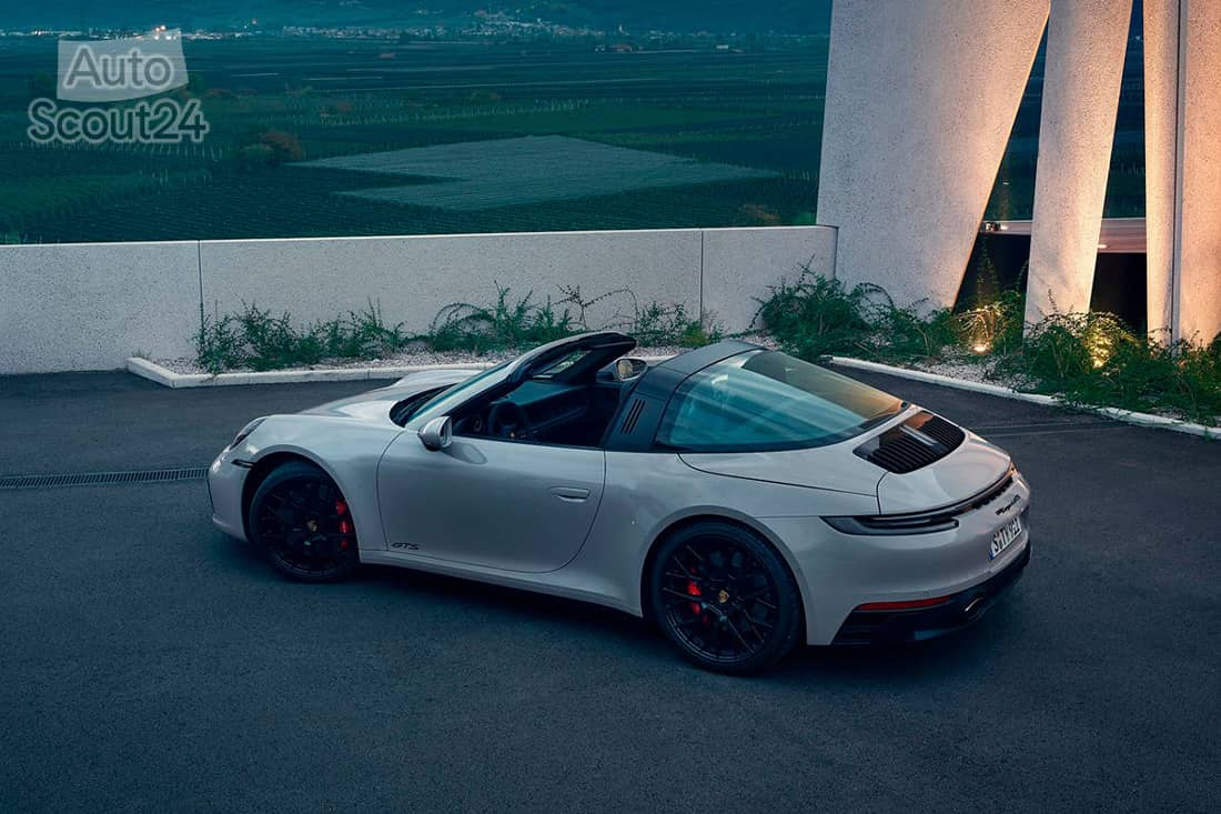 Porsche-911 Targa 4 GTS-2022-1280-07