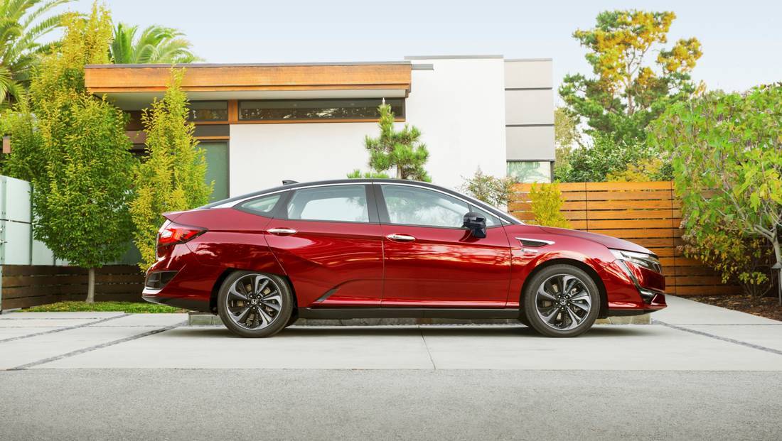 2j9aEAV77t5QmBnmgsQCDJ-8c119699f3dde903be416fb3cead0967-honda-clarity-side-1100