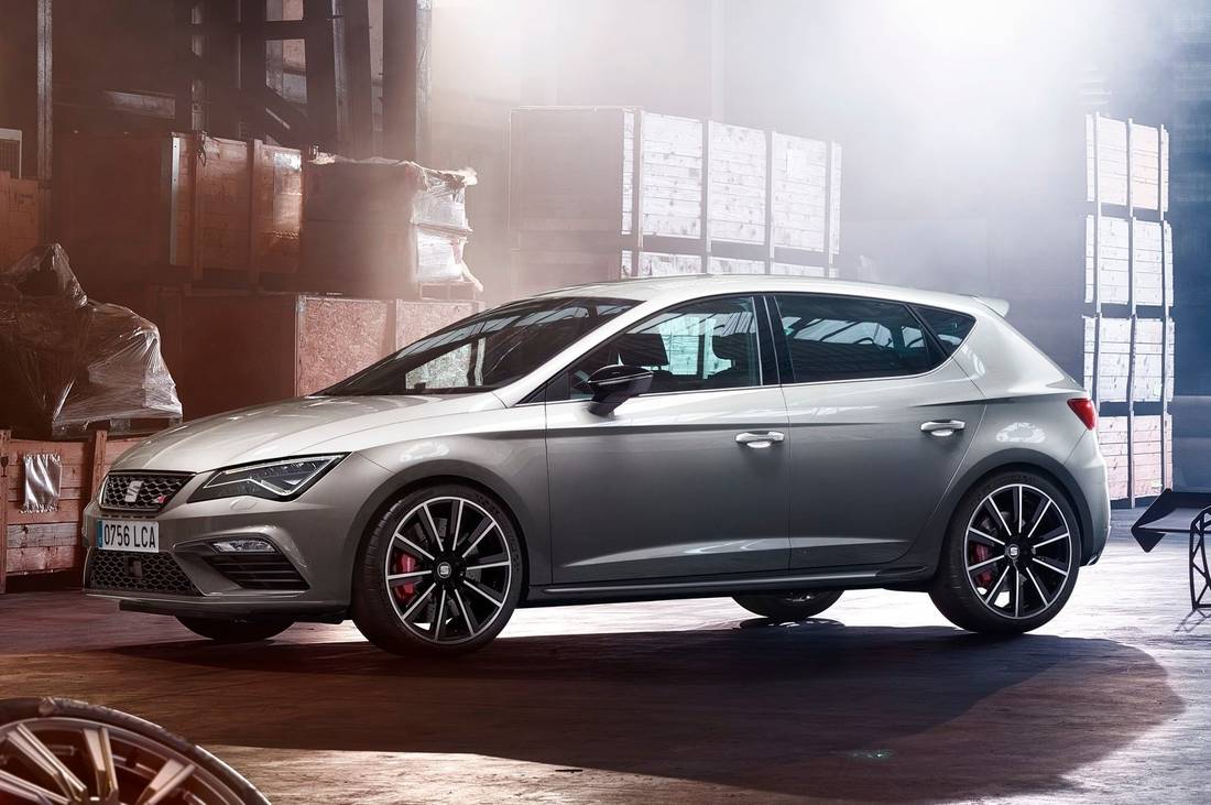 seat-leon-cupra-side