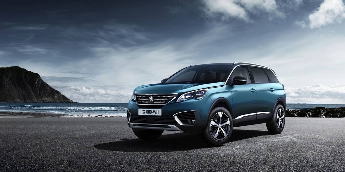 PEUGEOT 5008 STATICA ESTERNA ALLURE 01 0