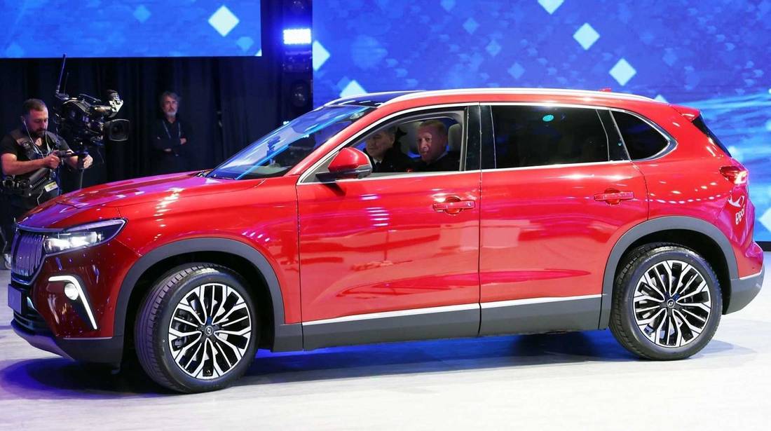 Togg-SUV-Seitenansicht-rot