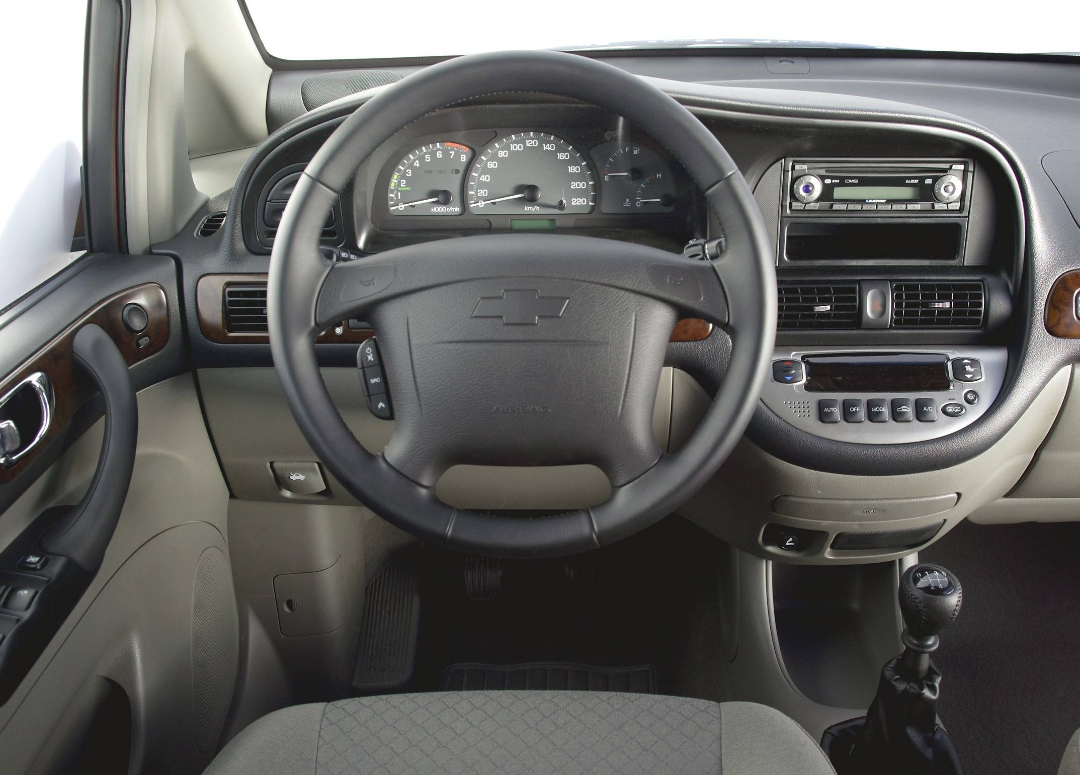 daewoo-tacuma-interior