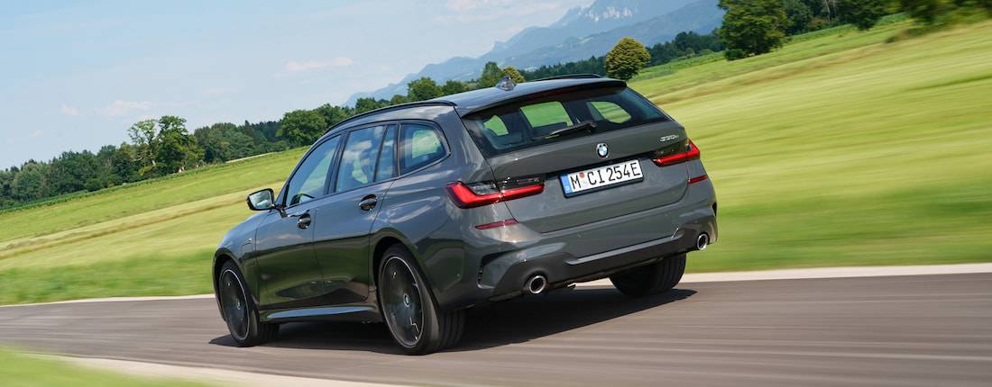 bmw-330e-touring-l-06