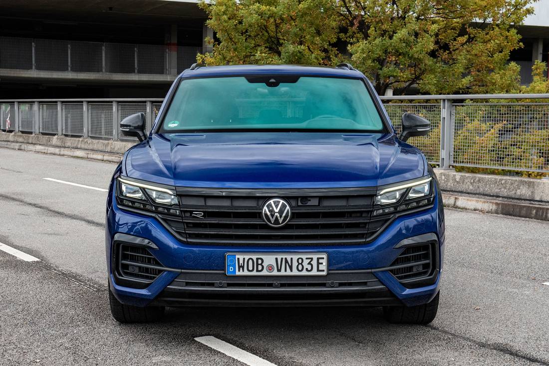VW-Touareg-R-Hybrid-Front