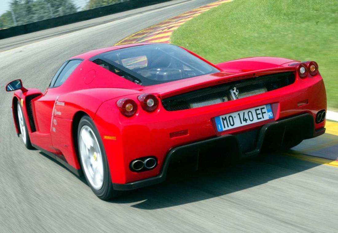 3BRypHyqhRDxzMfyc83nmH-a6bf6c6dd518a0aeb7605ff28aa8ba95-ferrari-enzo-ferrari-back-1100