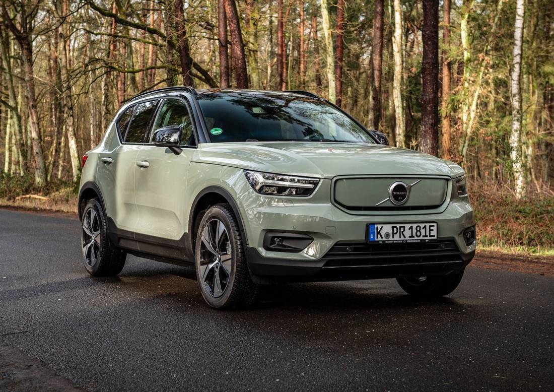 volvo-xc40-recharge-front