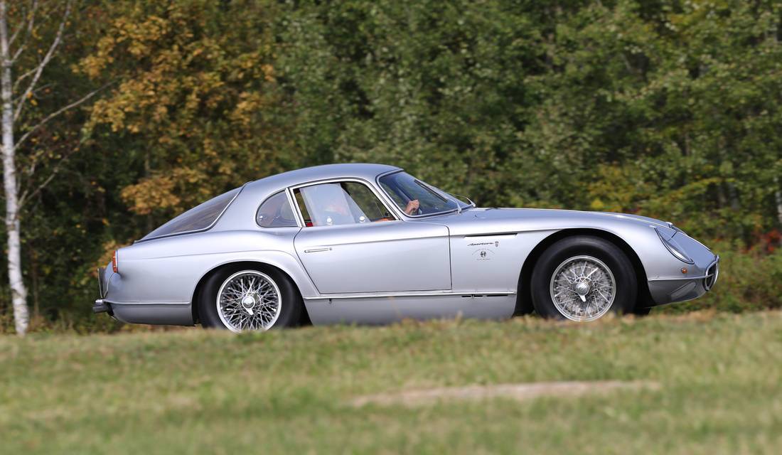 7g1ZU9CnCXuH3Wu7U9DNRR-0d72d69fcfe2499c8a72aa29cbdba5fb-alfa-romeo-2000-side-1100