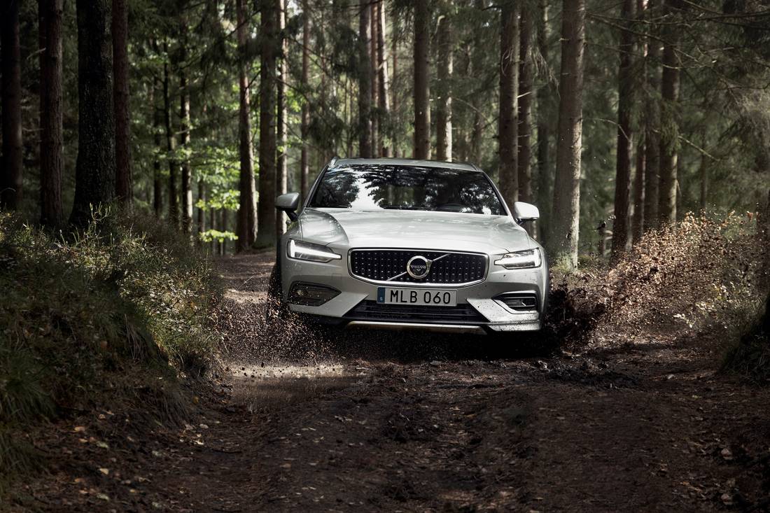 Volvo V60 Cross Country 18