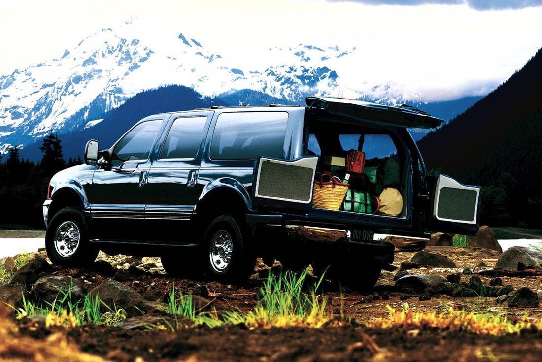 1q5EzLCfK9D2GboZnUSdPU-dd3ca2bfcb998a46a1ed83bba329345b-Ford-Excursion-2003-1280-03-1100