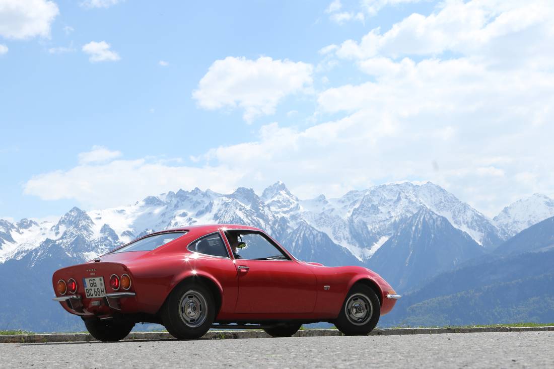 opel-gt-back