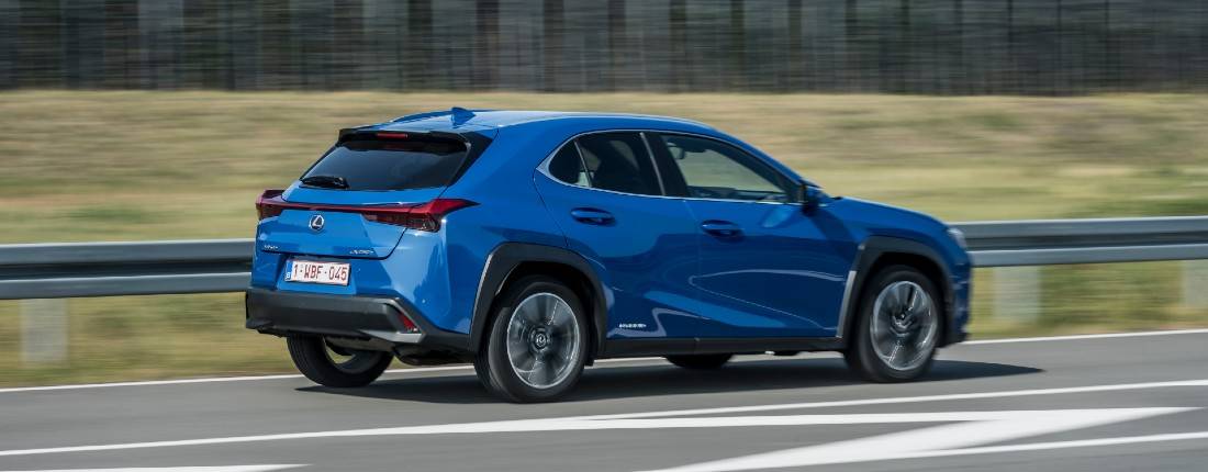 lexus-ux-l-02