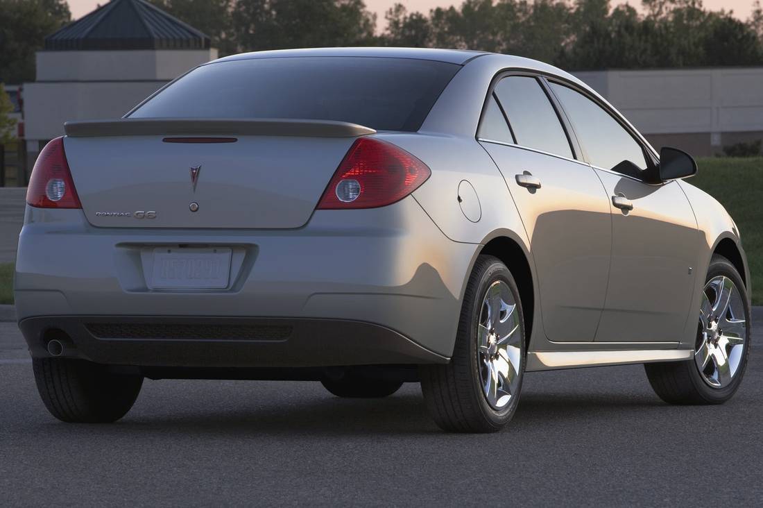 4Z3ww4CMaTwyCaxBqyu8vA-d4061181cc30397d01d31c5ea44b5f81-pontiac-g6-back-1100