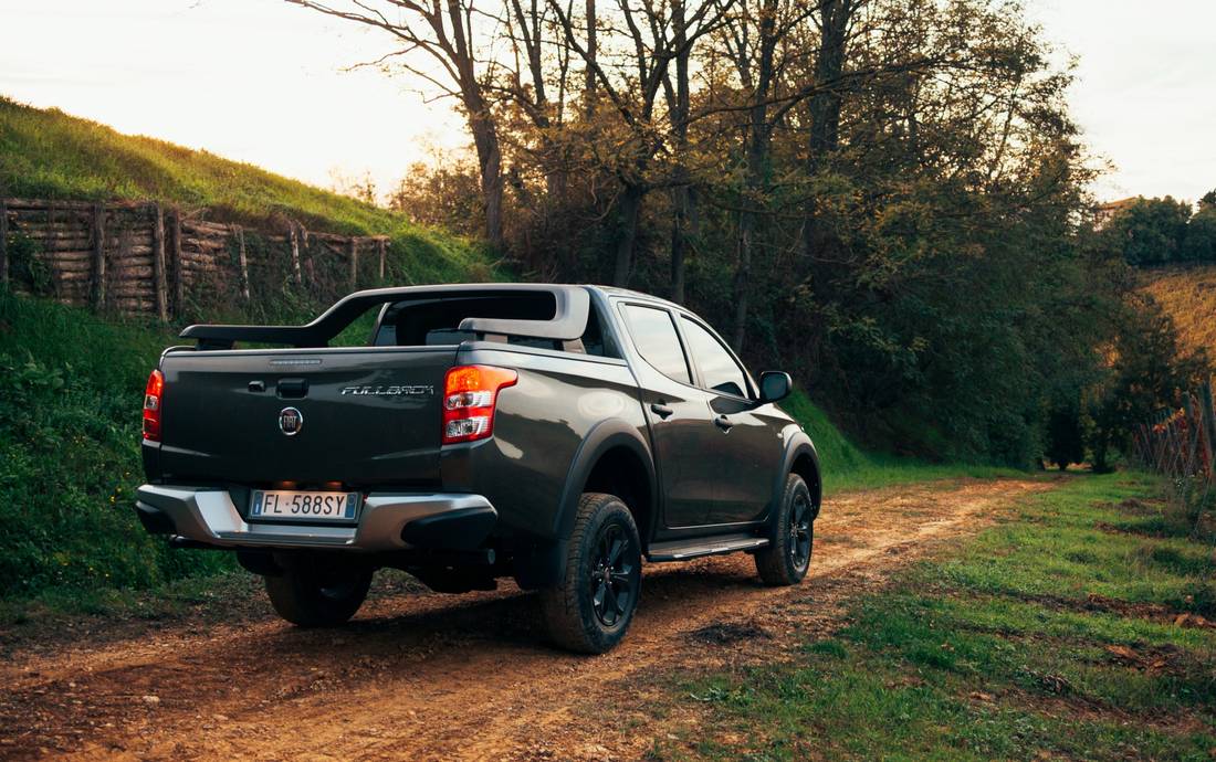 fiat-fullback-cross-back