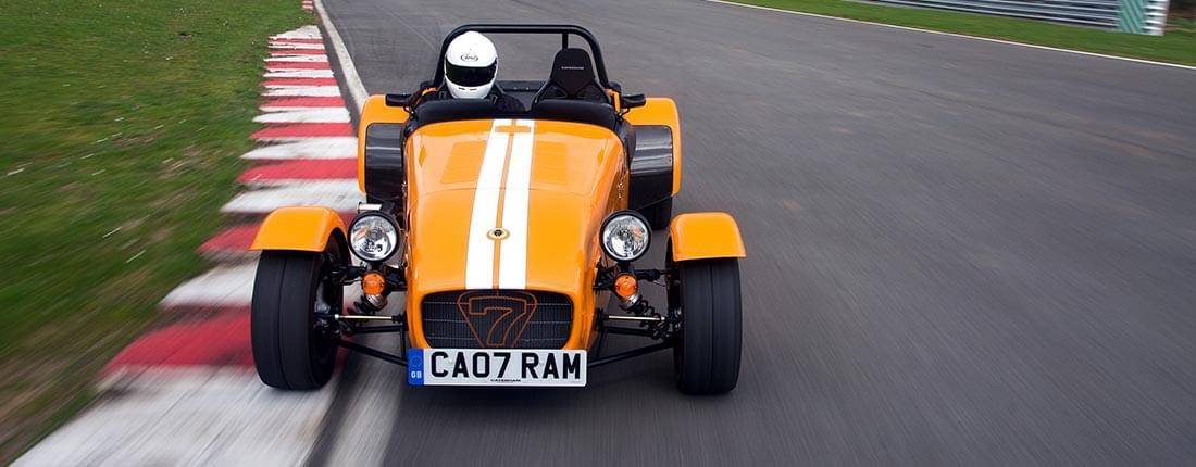 1bwvMLKVHw4atuY63AsKy7-e61e9d6a5062390c822e93f283e3a5fe-caterham-super-7-l-03-1100