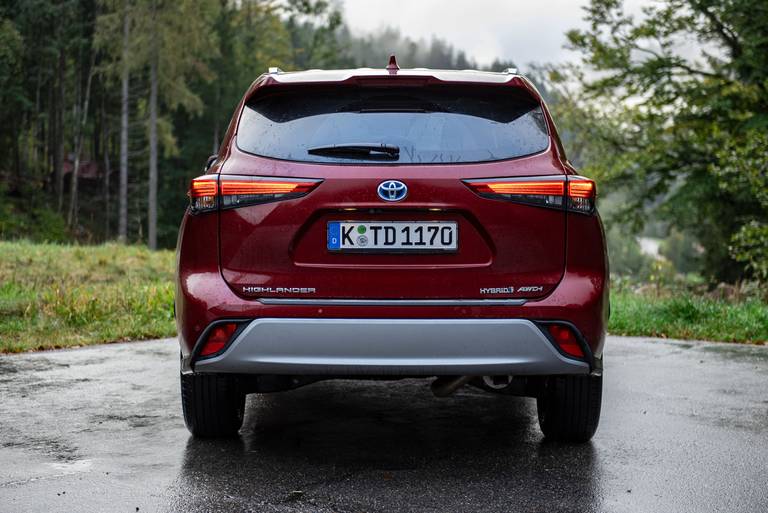 Toyota-Highlander-Hybrid-Rear