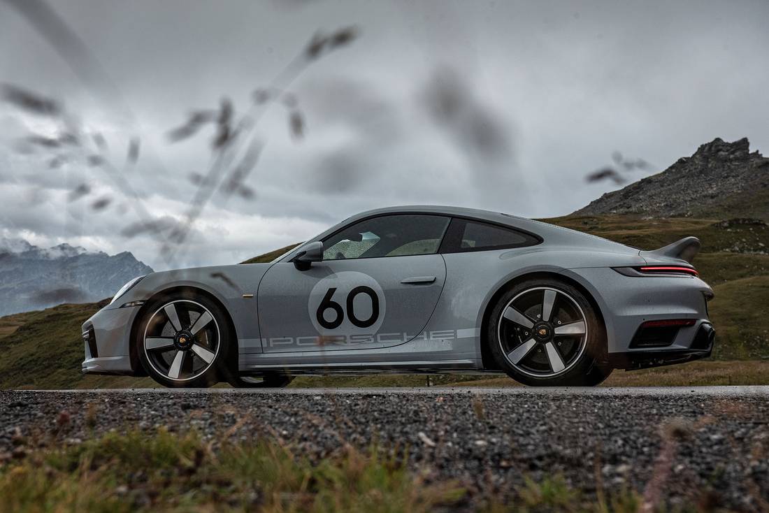 Porsche-911-Sport-Classic-Side