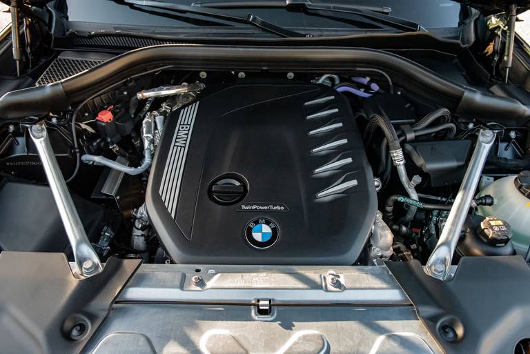 BMW-X3-xDrive30d-2022-Engine