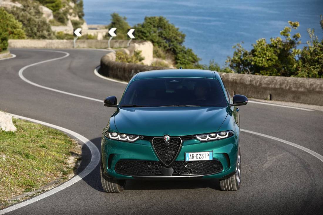 Alfa-Romeo-Plug-in-Hybrid-Dynamic