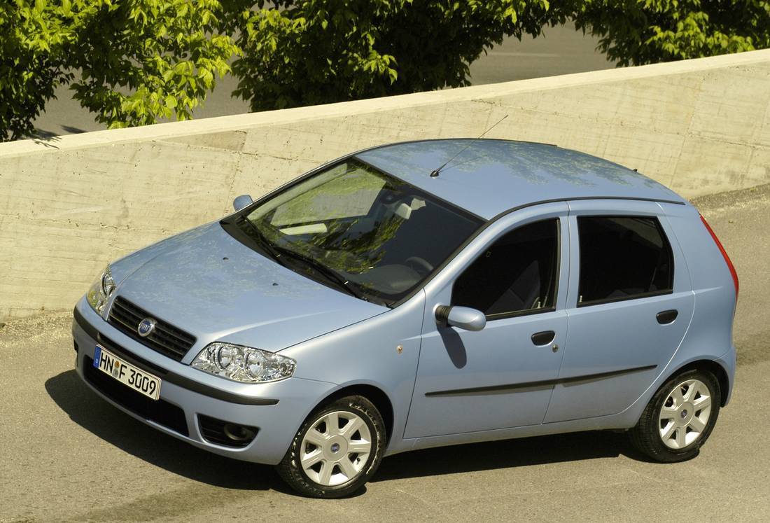 3RKS2f08rRrVWrkBsADTdX-d13ed607fec21b9a522b4a1ba6b9098b-fiat-punto-side-1100