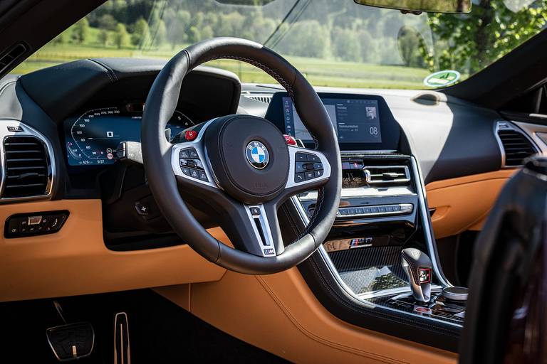 BMW-M8-Competition-Cabrio-Interieur