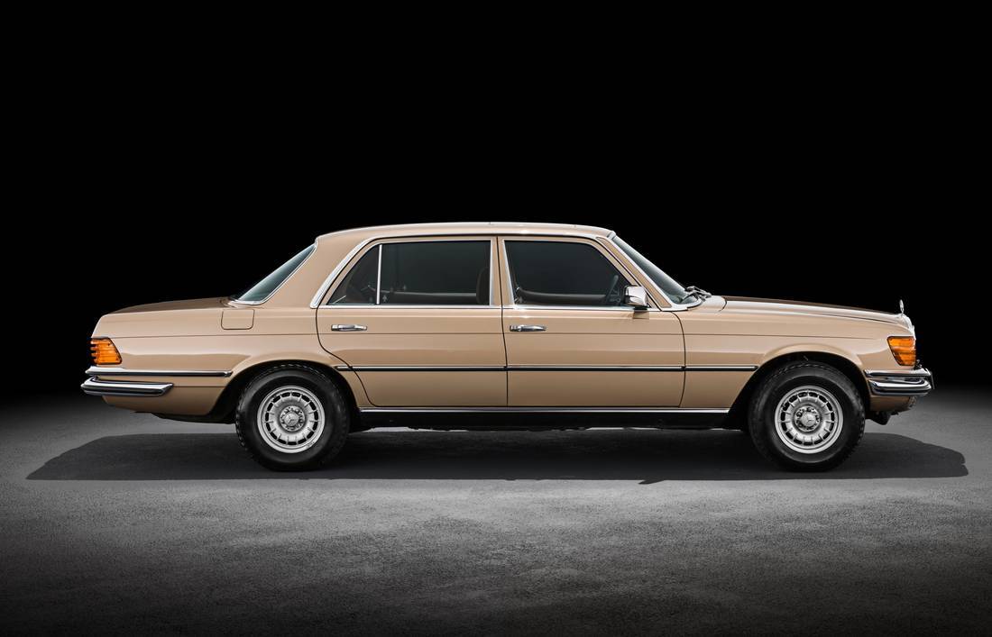7GOGLwhA1doPgpV3l9fL34-6407b282739c513effb714dedf4fe20d-mercedes-benz-450-side-1100