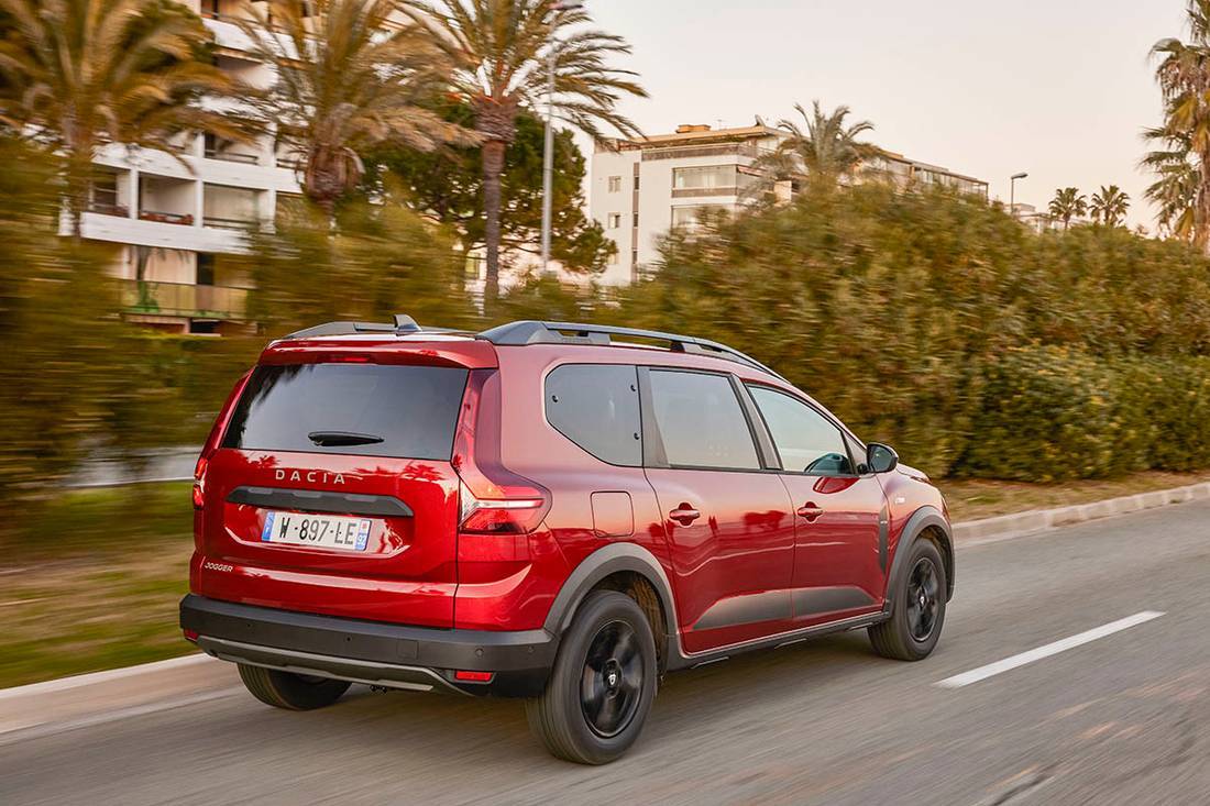 4LBv8KzsK8gFN6iv7Slu2S-a5c45c7f5740af79aca51cd75e004660-2022_-_Nouveau_Dacia_Jogger_Extreme_Brun_Terracotta__10_-1100