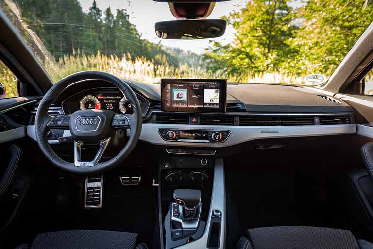 Audi-A4-Avant-2021-Interieur