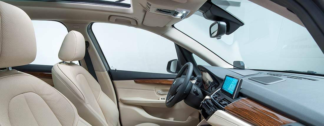 bmw-218i-active-tourer-l-03