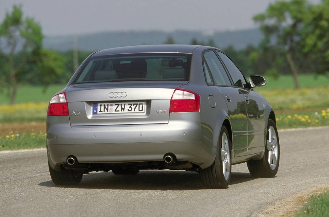 APMrUAv11aE7RXxDbfwZP-b06dbc4831e642ab635e2a52870fd1fd-Audi-A4-2003-1280-09-1100