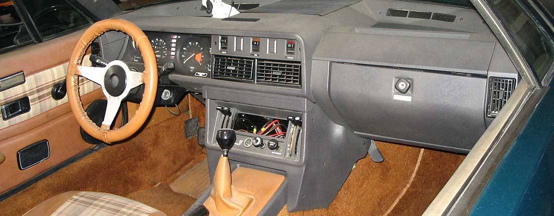 triumph-tr8-l-02