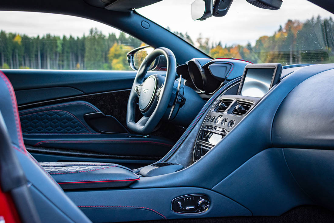 Aston-Martin-DBS-Interior