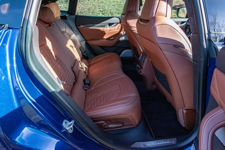 Maserati-Levante-Trofeo-V8-Rearseats