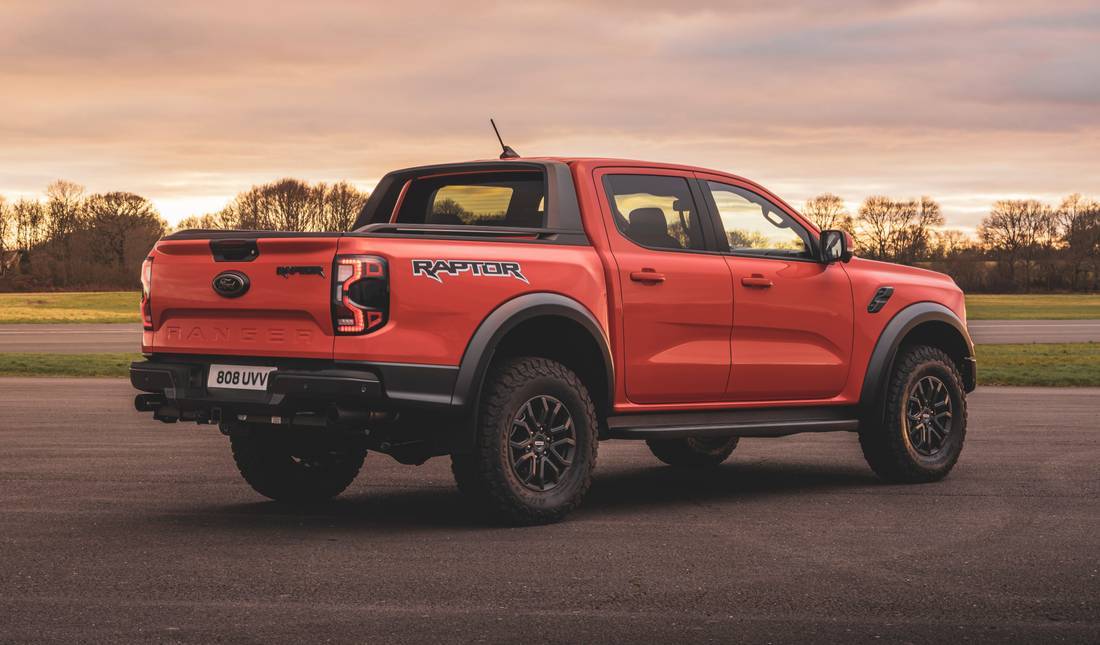 7xpnkZiD4NPrKiAEczWhtd-5c027e1670c77770644cc36e22a87552-ford-ranger-raptor-side-1100